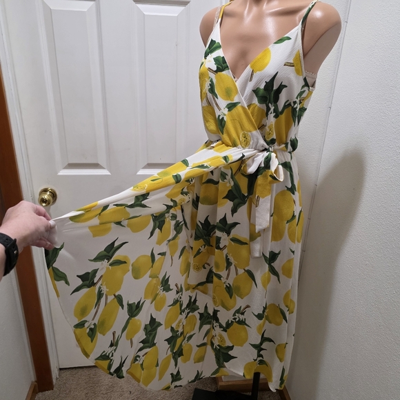 DREAM OF ME Lemon Hi-Lo Dress M - Picture 4 of 11